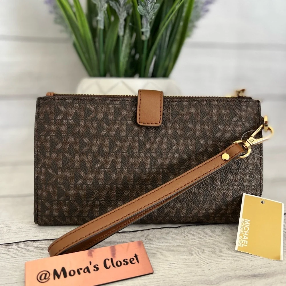 Michael Kors Double Zip Wallet-Wristlet - Picture 4 of 8